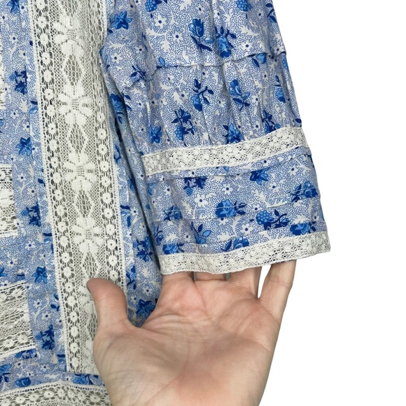 ♦️SOLD♦️Anthropologie Love Sam Antoinette Cropped Floral Lace Top - Picture 7 of 16